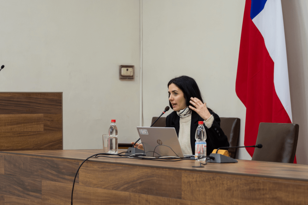 Para la periodista Carolina Potocar, profesora del programa Google News Initiative, el verdadero valor de la IA está en “desatar la creatividad de cualquier persona que tenga que desempeñar un trabajo y despertar su potencial”.