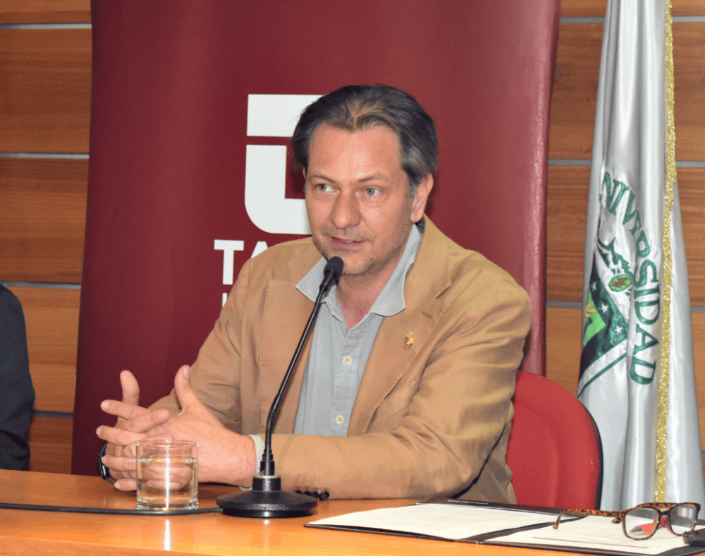 Para el vicerrector Correa, "a colaboración entre todas las Instituciones de Educación Superior en MetaRed se da en dos niveles complementarios, y ambos son fundamentales y valorables.