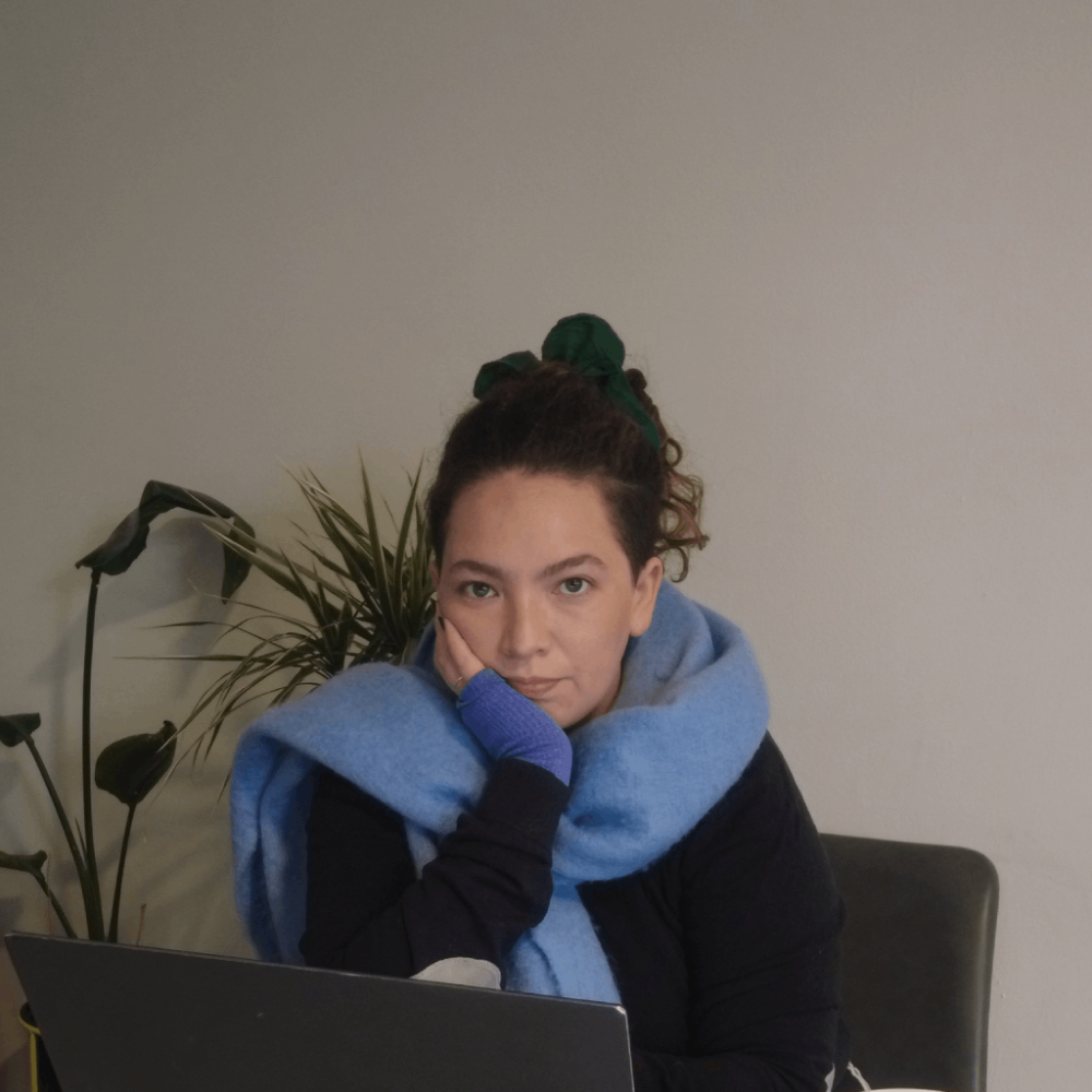 Elize Cárcamo del TPE recalcó que este tipo de espacios es fundamental para avanzar en una alfabetización sobre el uso de la inteligencia artificial y sus implicancias en el trabajo docente. 