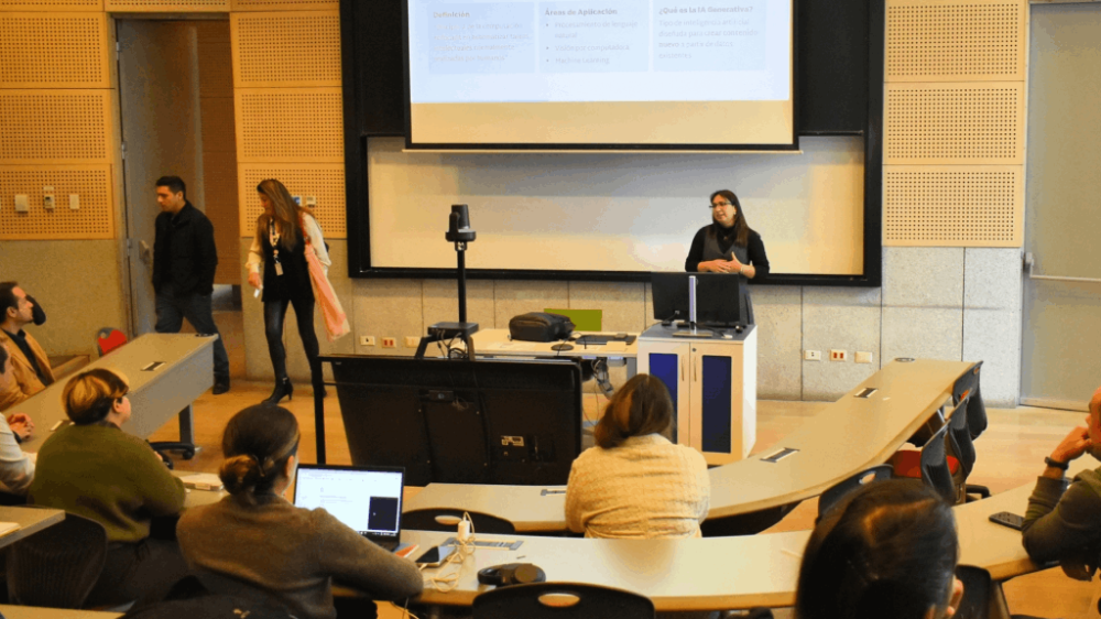 Este programa académico ha sido diseñado y será dictado por el mismo equipo que recientemente colaboró con la Secretaría de Gobierno Digital del Ministerio de Hacienda y que llevó a cabo un taller durante el seminario “Para la Transformación del Estado”, instancia en la que se exploraron las potencialidades y desafíos de la inteligencia artificial en la gestión pública.