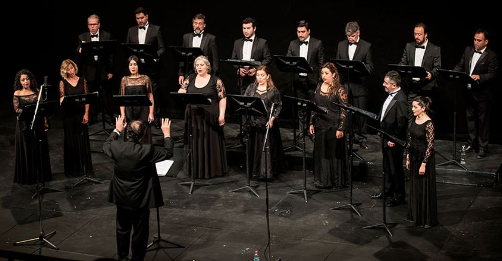 Camerata Vocal de la Universidad de Chile interpreta el Ave Verum Corpus de W.A.Mozart