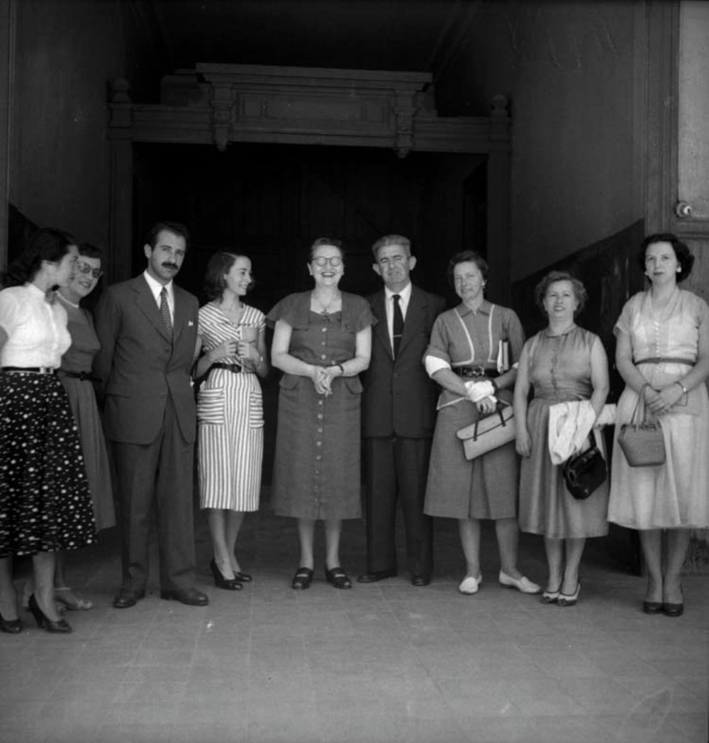 Marta Brunet en las Escuelas de Temporada. Foto del Archivo Central Andrés Bello. 
