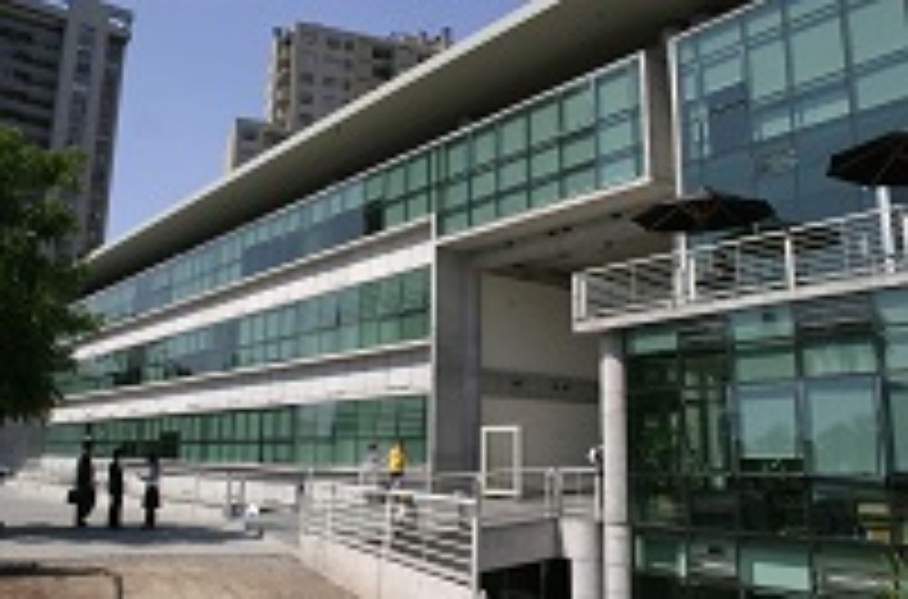 Facultad de Economía y Negocios 