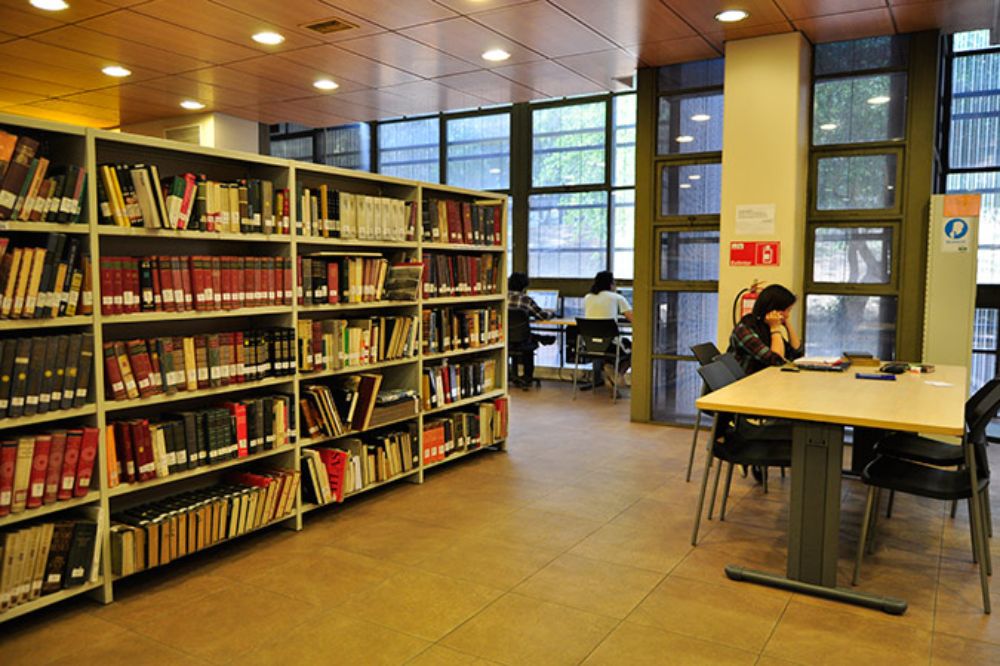  Faculdade de Filosofia e Ciências Humanas