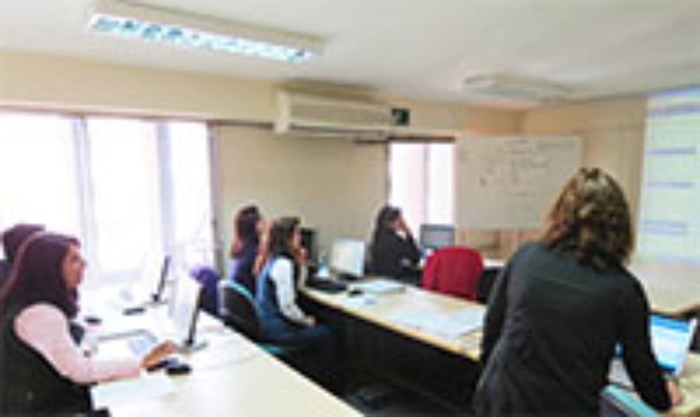 Curso a personal de bibliotecas