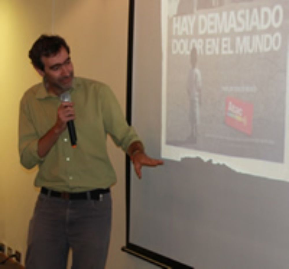 El Curso de Liderazgo Social entrega conceptos teóricos y experiencias prácticas  para desarrollar proyectos sociales.