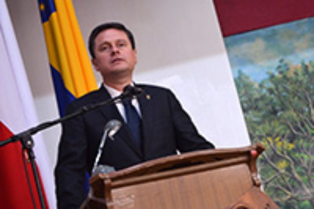 El Alcalde de Concepción, Álvaro Ortíz, quien asistió además al homenaje que recibió el Rector Vivaldi en el Liceo, al mediodía. 