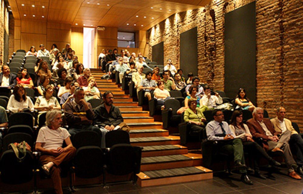 El lanzamiento de Tinta Sangre se realizó este martes 9 de diciembre en la Facultad de Arquitectura y Urbanismo.