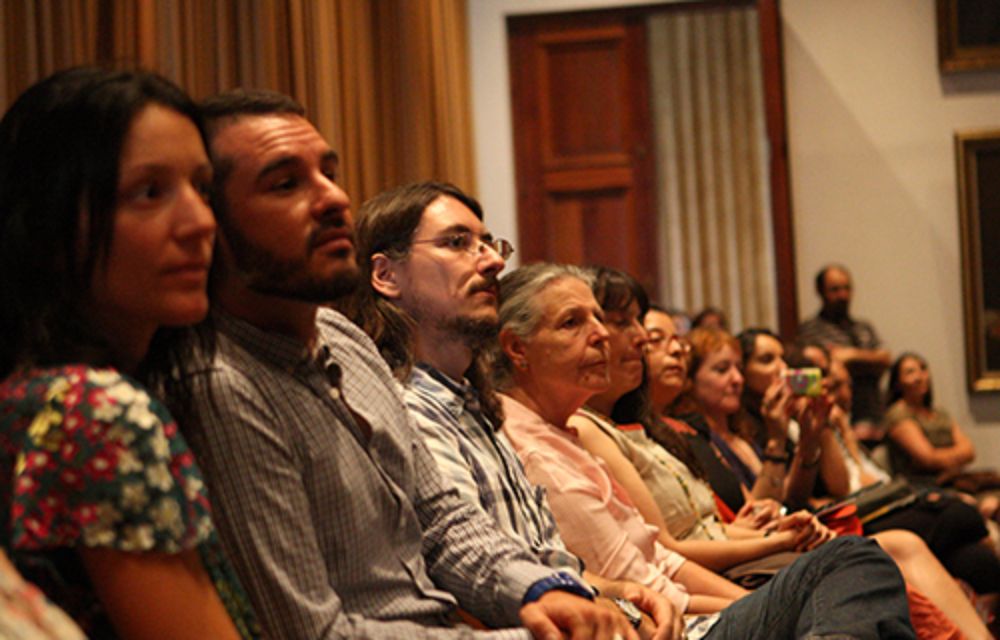 Familiares, amigos, autoridades académicas y colegas acompañaron en la ceremonia a la profesora Victoria Castro.