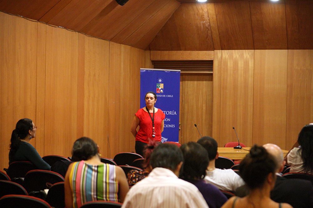 Antonella Estévez, directora de FEMCINE, presentó el Cine Foro Amanda Labarca: Mujeres y Espacio Público.