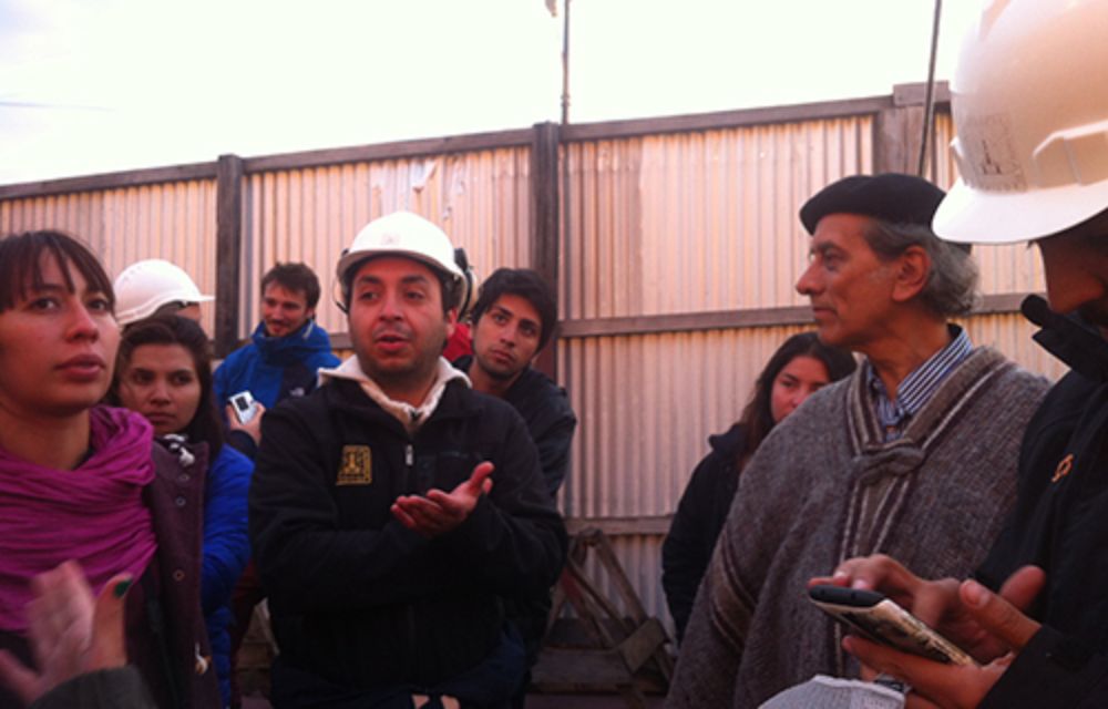 Desde 1976 la Facultad de Arquitectura y Urbanismo mantiene un trabajo continuo con las comunidades de Chiloé en diferentes materias.