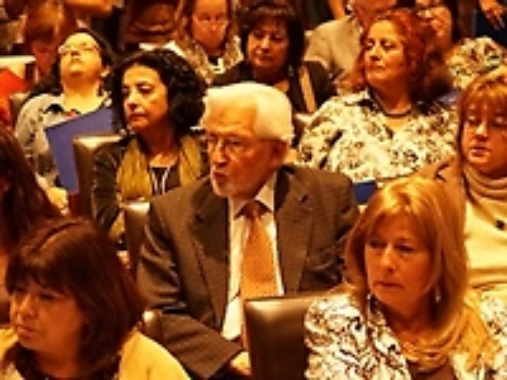 Participaron también la Vicerrectora de Extensión y Comunicaciones, Faride Zerán, el Vicerrector de Asuntos Estudiantiles y Comunitarios, Juan Cortés, y el Profesor Emérito Alfredo Jadresic.