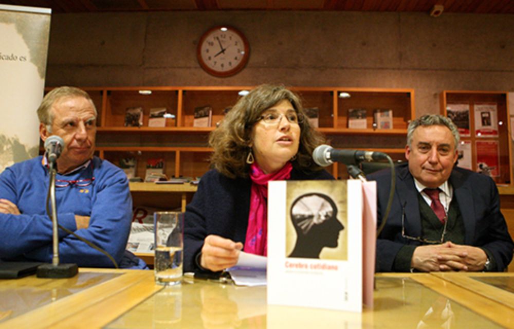 En la ocasión participaron como presentadores de la obra el Rector de la Universidad de Chile, Ennio Vivaldi, y el periodista Fernando Paulsen.