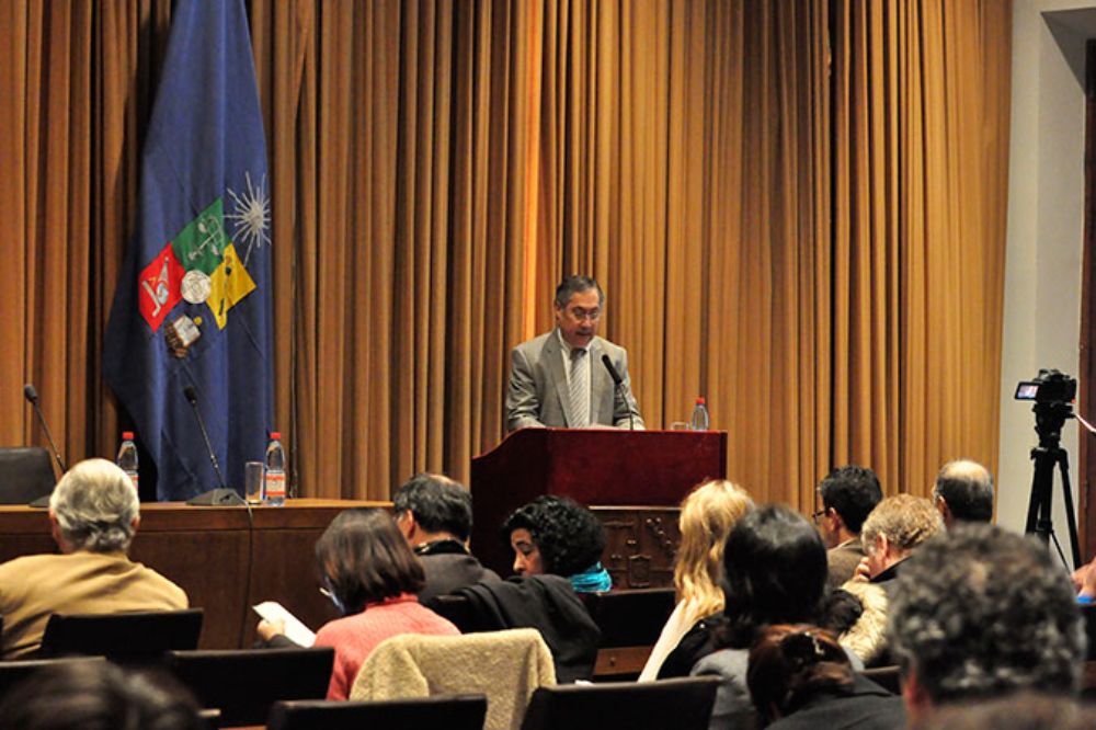 Víctor Cifuentes, decano de la Facultad de Ciencias, unidad que cumple 50 años.