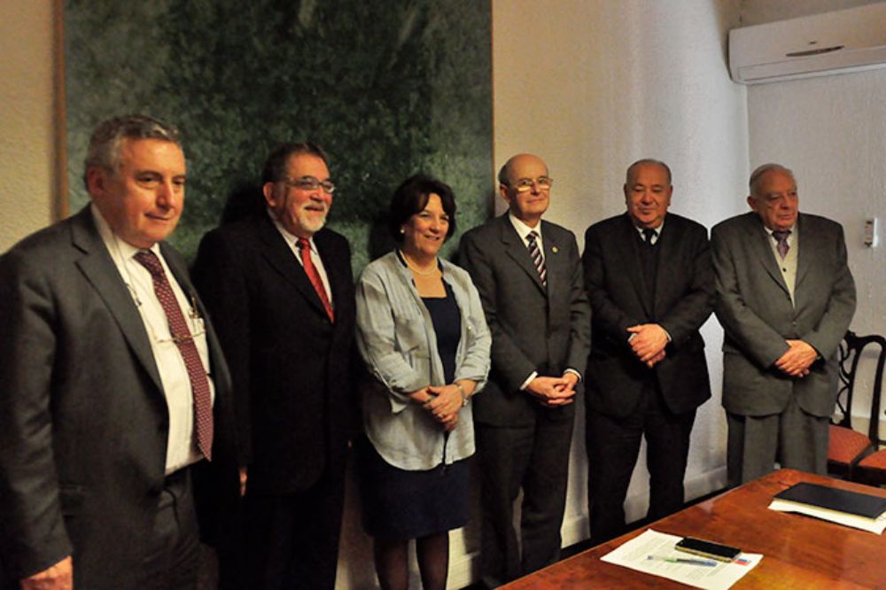 El jurado otorgó por unanimidad el reconocimiento al profesional de las comunicaciones. 