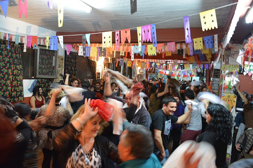 Salida para practicar la Cueca Urbana
