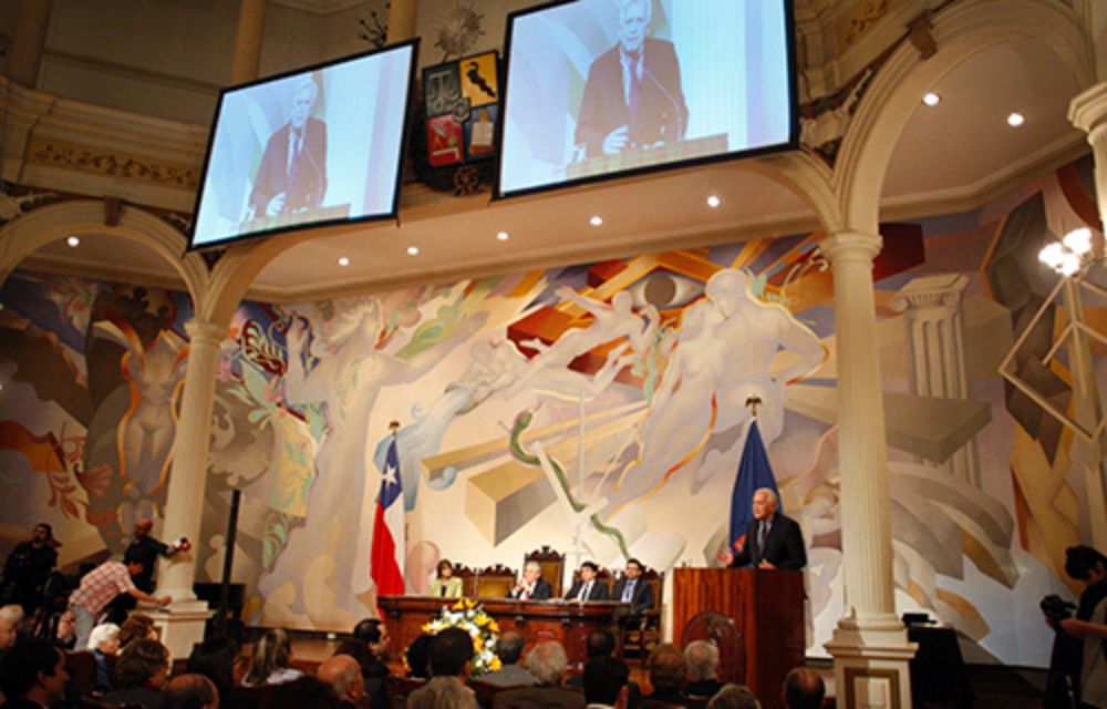En el Salón de Honor de la Casa Central se llevó a cabo la ceremonia de conmemoración de los 173 años de la Universidad de Chile.