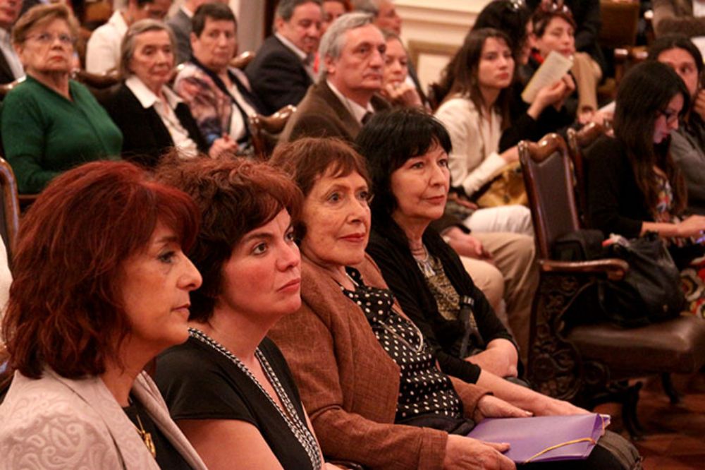 Familiares, autoridades, colegas y estudiantes se reunieron en la inauguración de este Coloquio, que de desarrollará entre el 25 y el 27 de noviembre. 