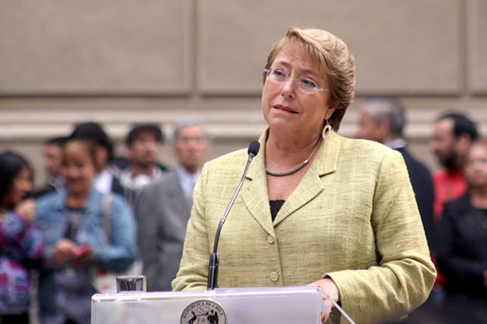 La Presidenta destacó que las ideas y enseñanzas de Labarca "siguen plenamente vigentes y podemos aprender mucho de ellas".