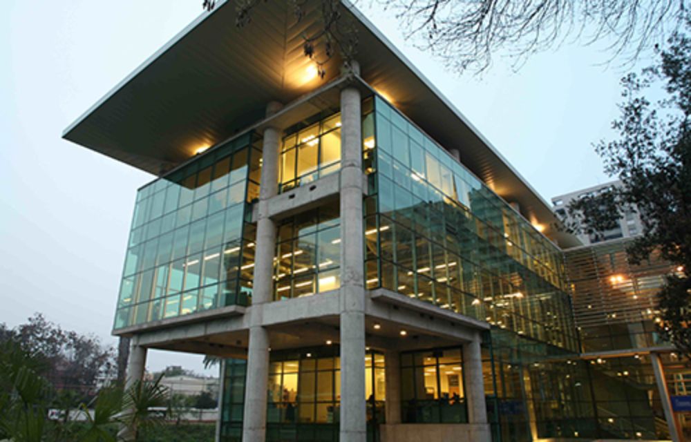 La Facultad de Economía y Negocios es la productora de estos cursos que apuntan a vincular a la U. de Chile con estudiantes de otras latitudes.