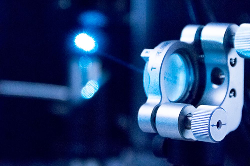 Este nuevo equipo permite observar el crecimiento y desarrollo de muestras vivas en tres dimensiones durante largos  períodos de tiempo. 