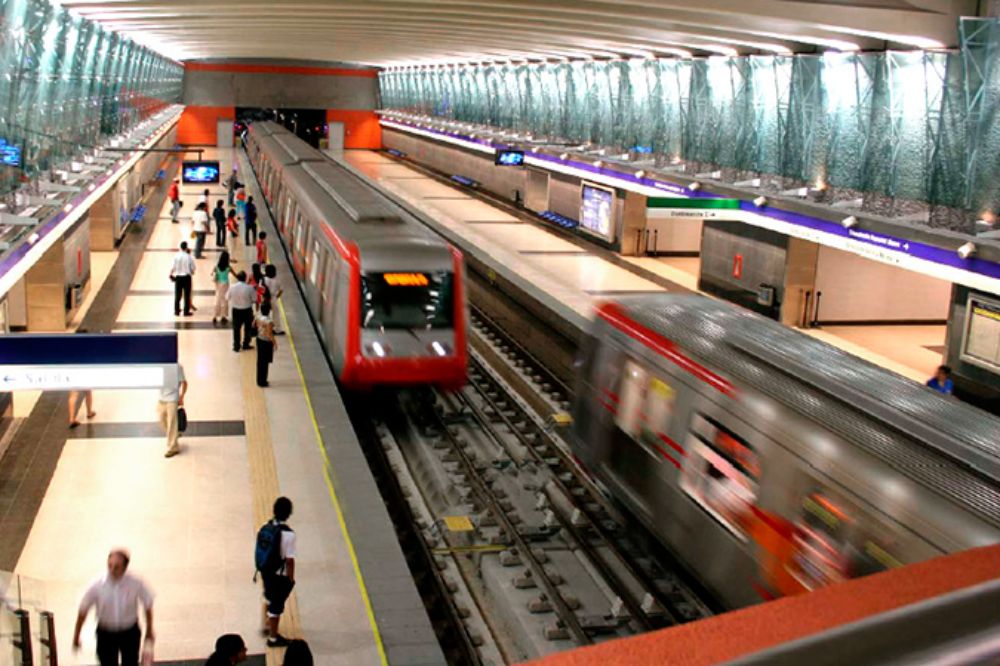 De incluir la energía solar, proyectan los académicos, esta podría cubrir un 20 por ciento del gasto total de este medio de transporte. 