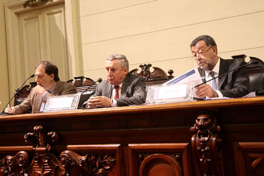 Participaron de esta ceremonia de lanzamiento del CITRID diversas autoridades universitarias y de gobierno, entre ellas, el subsecretario del Interior y el Senador Guido Girardi.