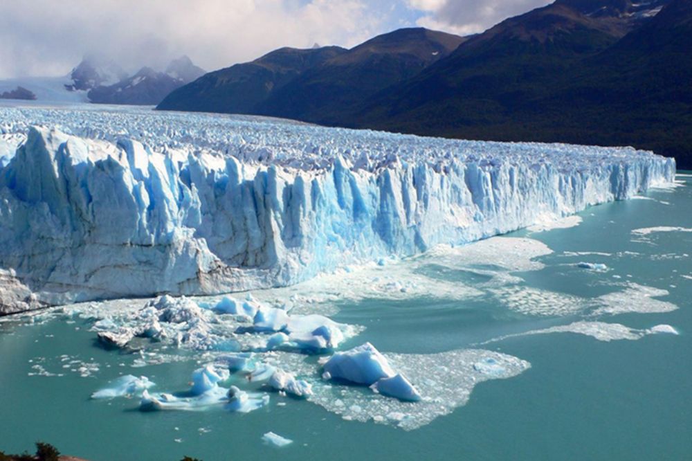 Ferrando relevó además que "el mundo académico debe participar más y aportar bajando estos conocimientos científicos en forma entendible".