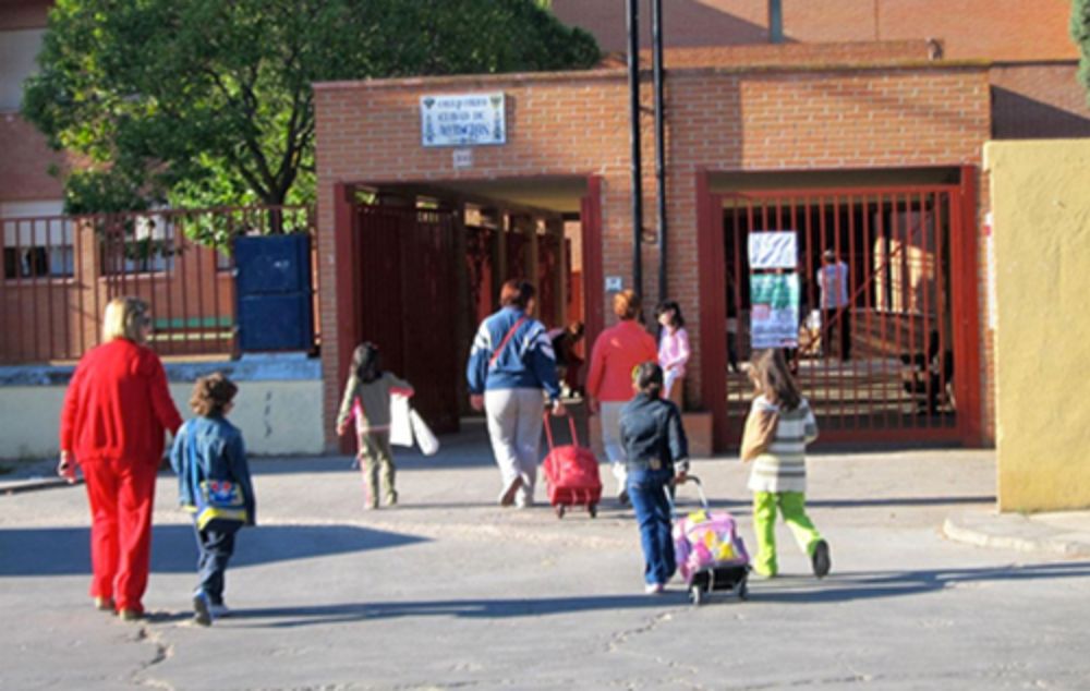 El estudio contempló además la disposición a desplazarse de los estudiantes según edad y grupo socioeconómico. 