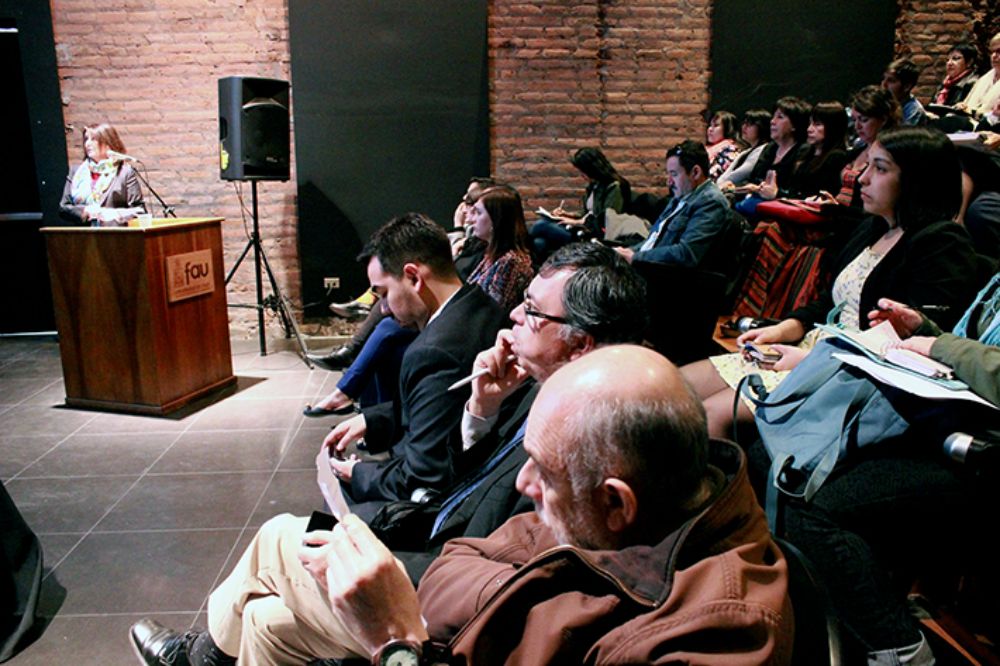 Como planteó la directora de Pregrado, Leonor Armanet, "debemos ver tema de equidad e inclusión no sólo en el acceso e ingreso, sino que también en la permanencia universitaria".