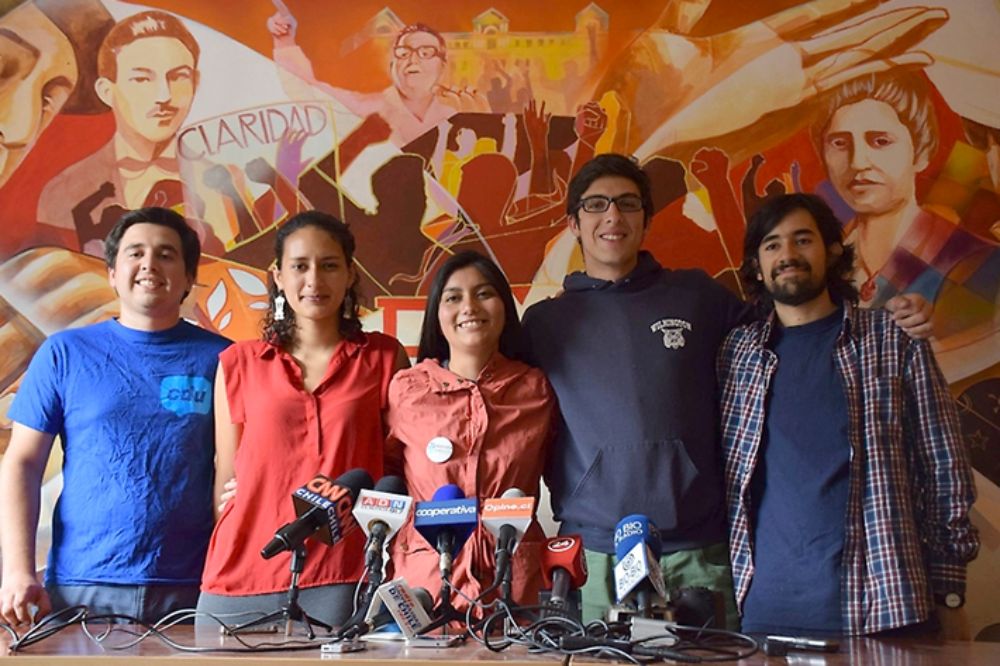 Durante los últimos años varias mujeres han encabezado la FECh, siendo presidenta este 2016 la estudiante Camila Rojas.