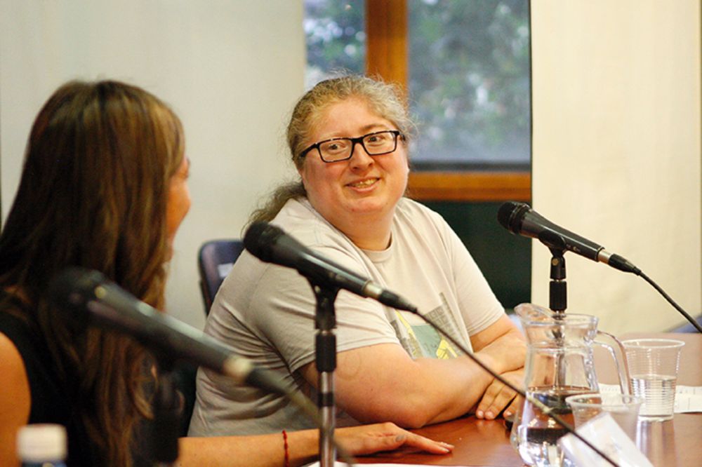 La Dra. Simmonds aseguró que las niñas se alejan de la ciencia a muy temprana edad, por lo que resulta fundamental realizar iniciativas en tercero y cuarto básico para incentivar su interés en ella.