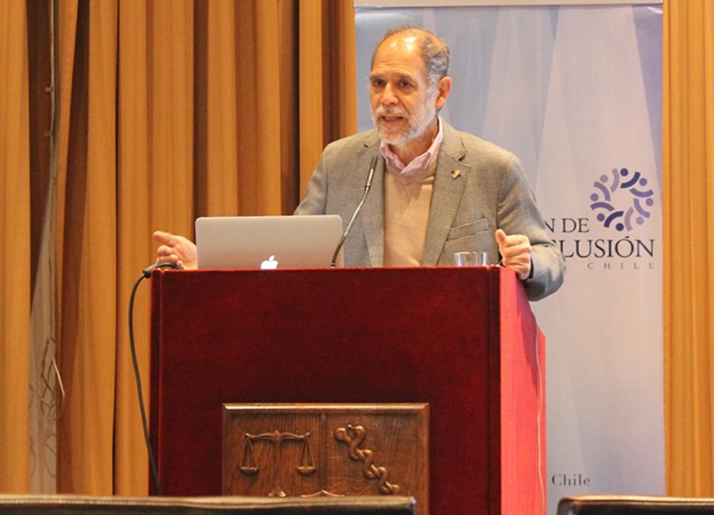 El vicerrector Juan Cortés preside la Comisión de Discapacidad de la U. de Chile, integrada por representantes de todas las unidades académicas.