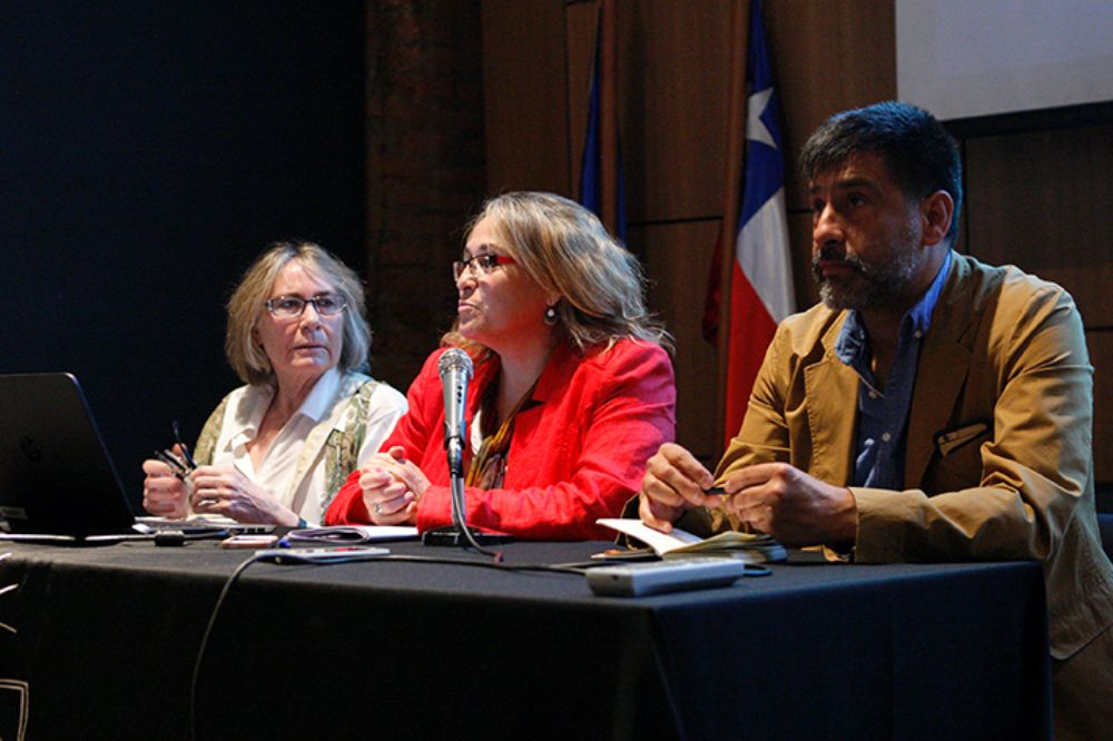 Parte del seminario incluyó un panel titulado "Universidad, barrio y vivienda: hacia una nueva gestión de lo público en la ciudad"
