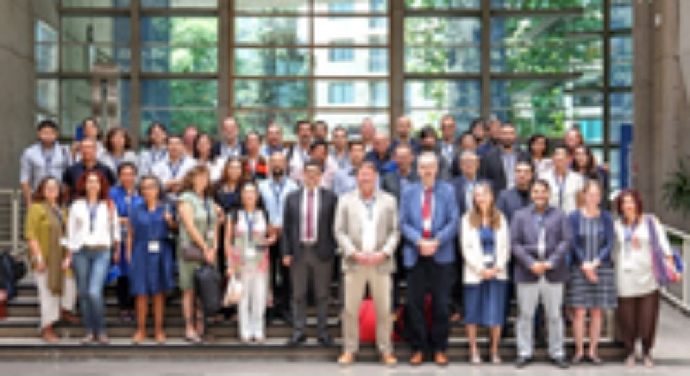 La delegación completa de académicos de las universidades de Chile, Católica, Uppsala y Lund.