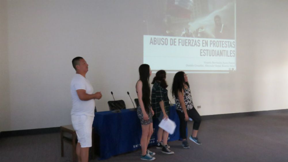 Luego de dos años de trabajo y en el marco del Día de los Derechos Humanos, la unidad presentó su Memoria 2015-2016 y dio por finalizada su primera versión del CFG "Derechos Humanos en Chile".