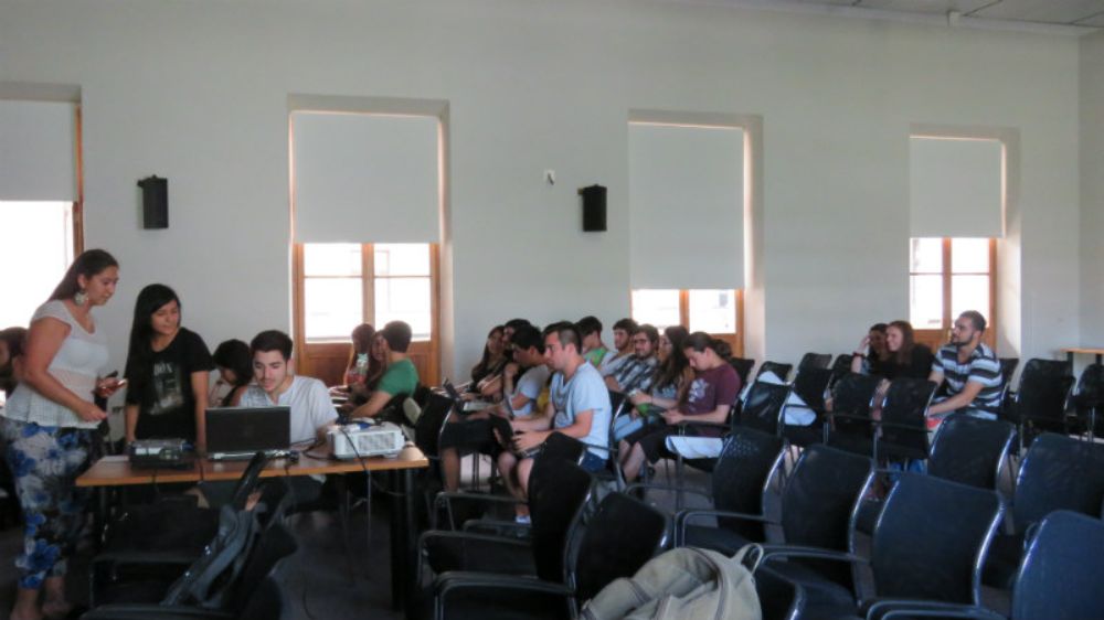 "Racismo en la Chile", "abuso de fuerzas en protestas estudiantiles" y "enfoque inclusivo en la U" son sólo algunas de las temáticas abordadas por las y los estudiantes del CFG.