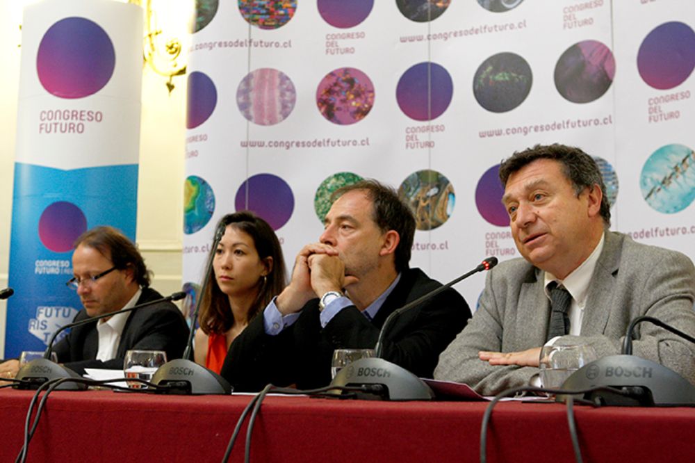 En representación de la Universidad de Chile, Juan Carlos Letelier, vicepresidente del Senado Universitario, asistió al lanzamiento del VI Congreso del Futuro.