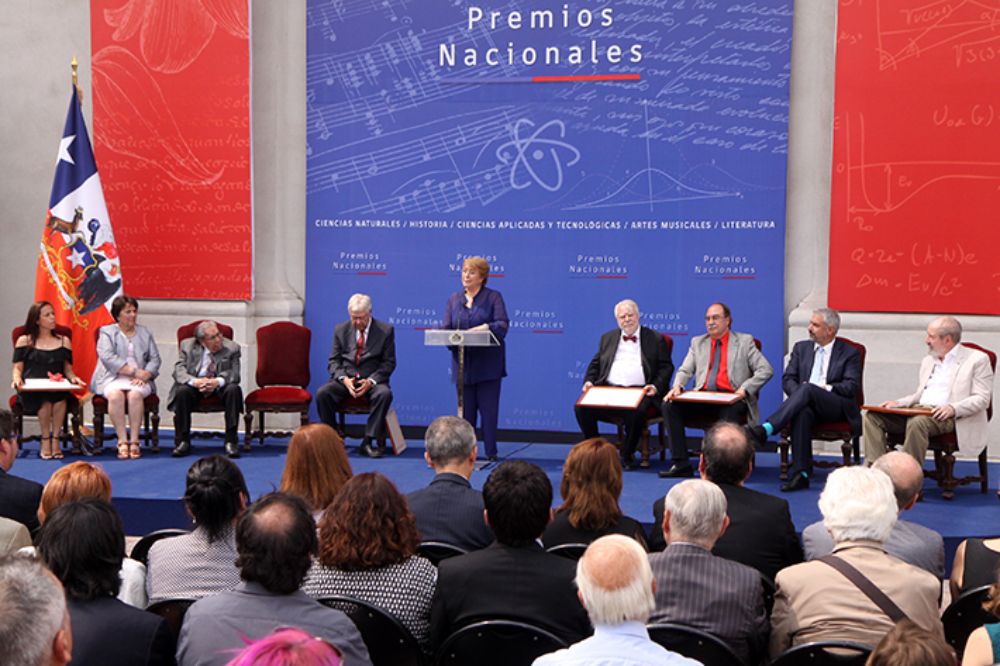 "Estos premios son un reconocimiento a quienes han trabajado desde sus distintas disciplinas para fortalecer el patrimonio científico, cultural y artístico", señaló la Mandataria.