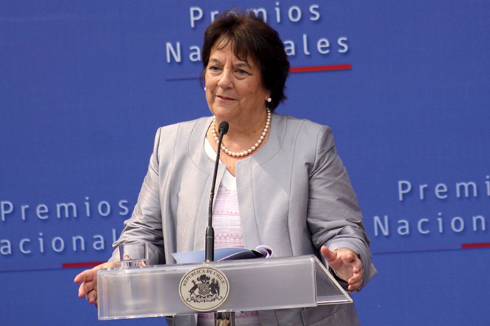 La ministra de Educación aprovechó de enviar un llamado a las comunidades artísticas y científicas "a presentar también nombres de mujeres".