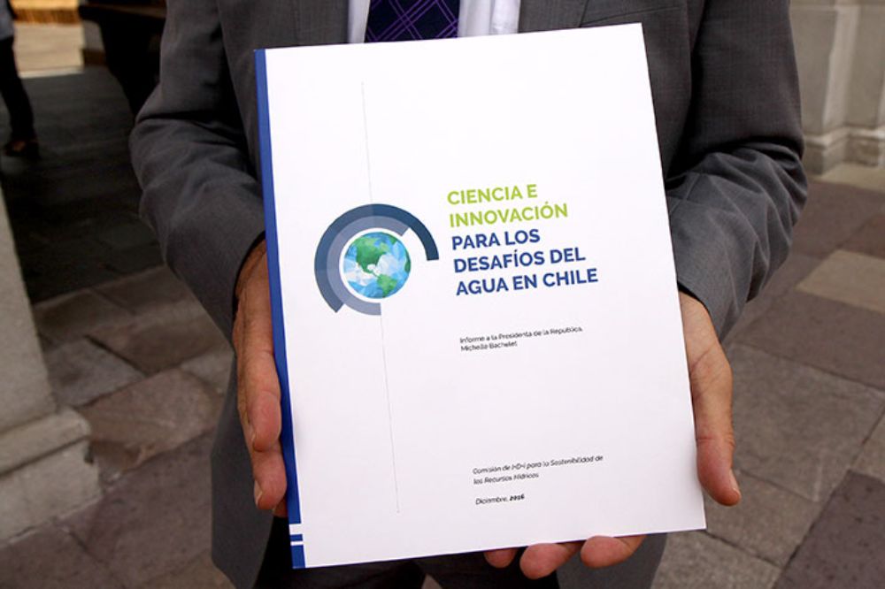En las "Propuestas para el Desafío del Agua" participaron el decano de FCFM, Patricio Aceituno, y el académico de Ciencias Agronómicas, Rodrigo Fuster.