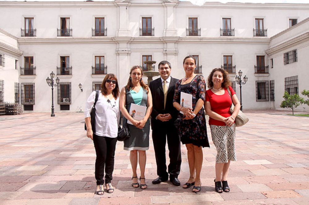 Parte del equipo de la Universidad de Chile que integró la Comisión para la Resiliencia frente a Desastres Naturales