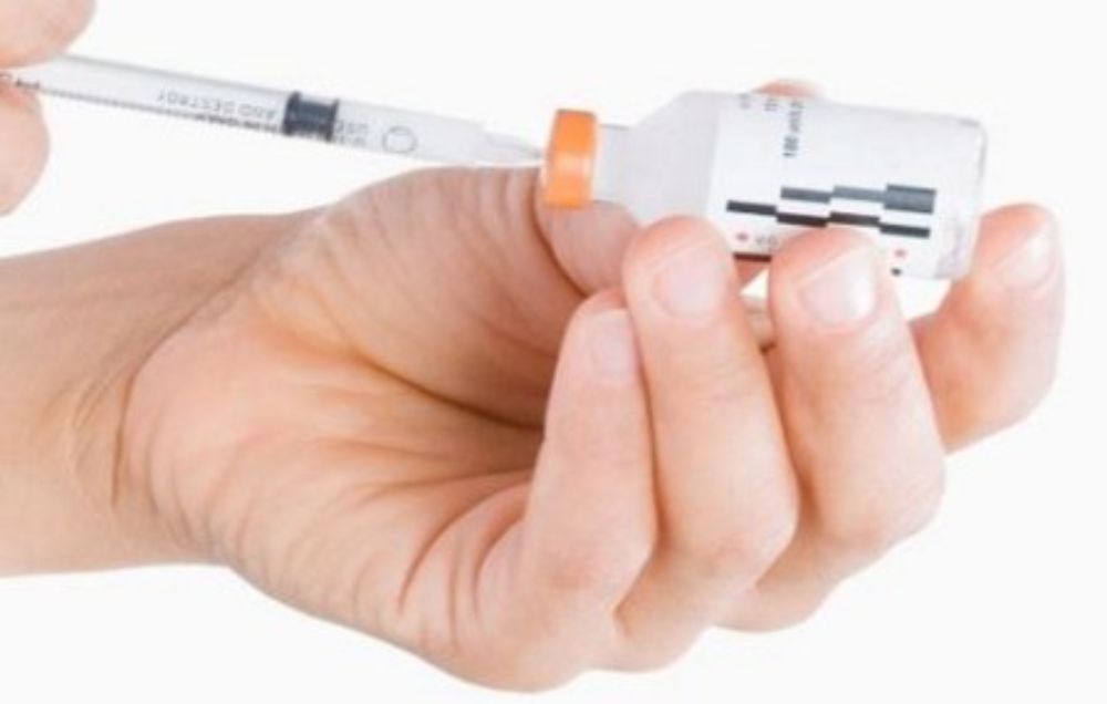 "Sería un beneficio para los pacientes, ya que muchos de ellos retrasan el inicio de su terapia de insulina porque no quieren empezar a pincharse", plantea el académico.