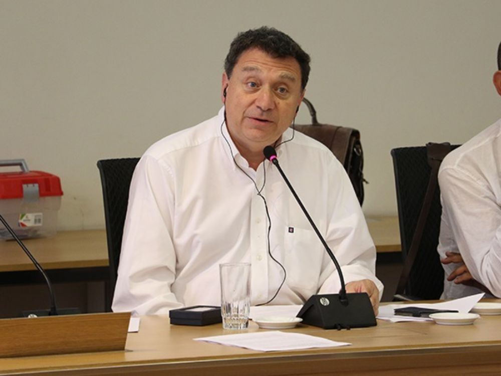 El Vicepresidente del Senado, Juan Carlos Letelier, manifestó que "se está dando un ejemplo a todas las universidades estatales" del país.