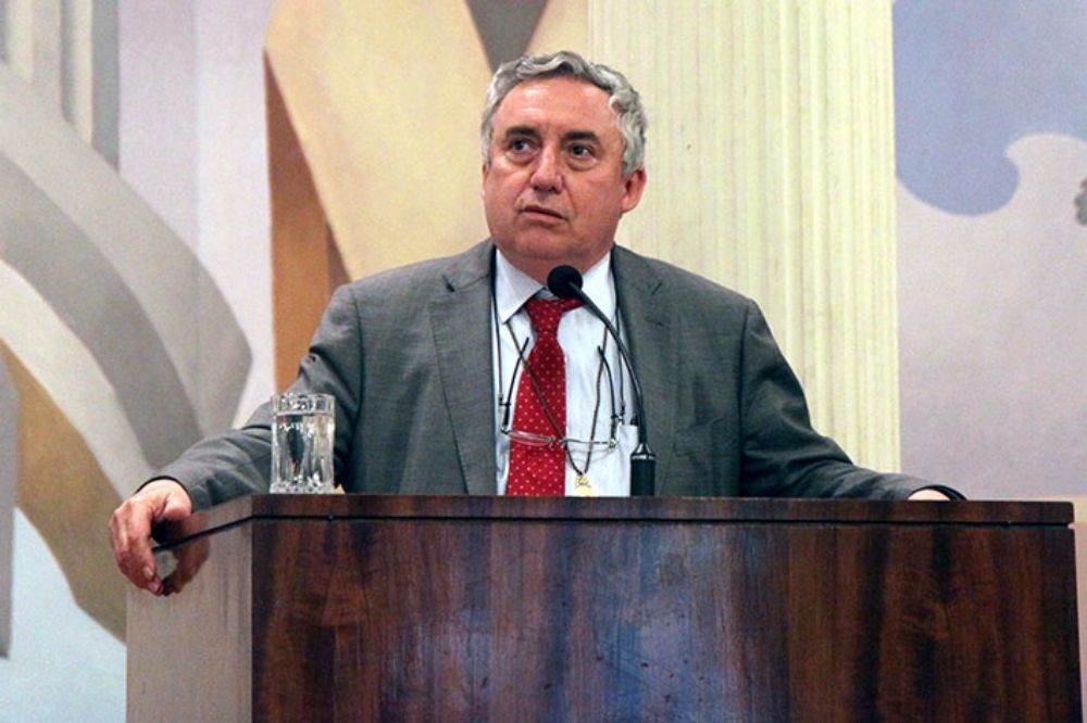  Para el Rector Vivaldi, el CEv posee "una trascendencia extraordinaria" dado su rol de observador del quehacer universitario.