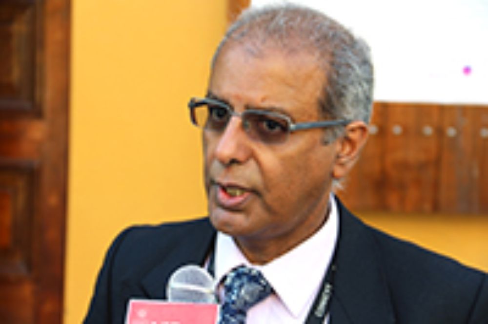 El director de Fondef, Khaled Awad. 