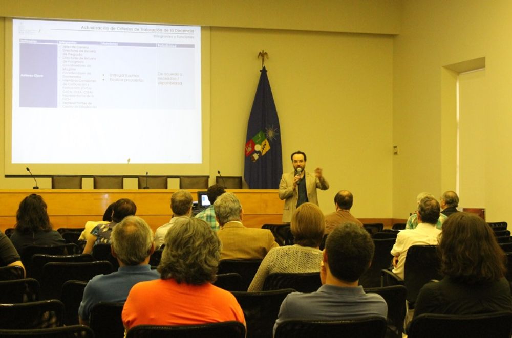 En la jornada también se expusieron los datos de un análisis comparado a nivel internacional sobre criterios para valorar la docencia.