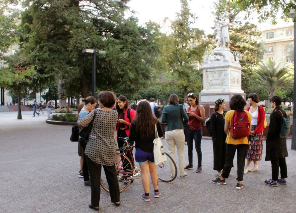 Bajo el título de "Relatos de mujeres y resistencia" la aplicación conmemoró el Día de la Mujer con un audio-recorrido por voces y experiencias de mujeres en los '70 y '80.