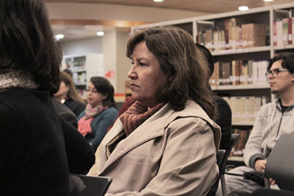 Darcie Doll, directora del Departamento de Literatura, fue una de las participantes de este histórico lanzamiento.