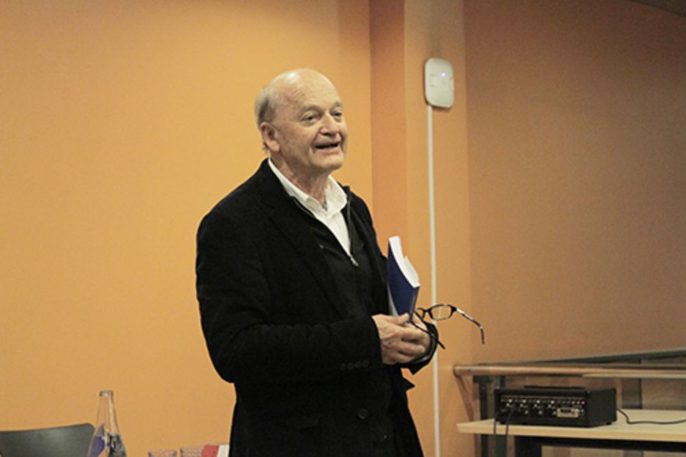 Horst Nitschack, nuevo director de la Revista Chilena de Literatura, se refirió al primer proyecto importante del nuevo equipo: "la preparación, dentro de dos años, de la revista número cien".